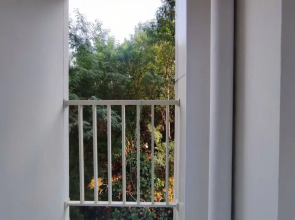 Cozy Studio (No Kitchen) At Candiland Apartment