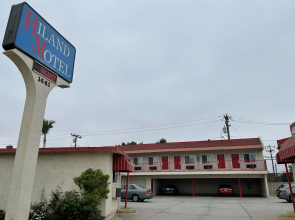 Hiland Motel