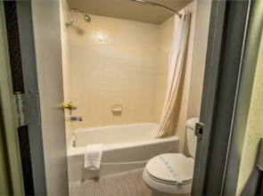 Rodeway Inn Compton