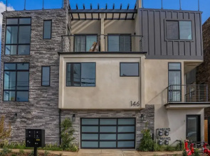 Rooftop Home With Ocean View Private Parking