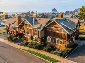 Lodges at Cannon Beach A2
