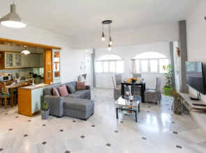 Irini's Sea View House