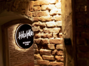 Holzfellas Hotel & Restaurant