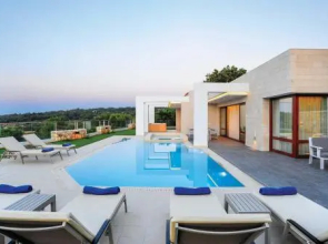 White Oak Tree Villa