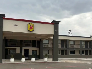Super 8 BY Wyndham Lubbock Airport