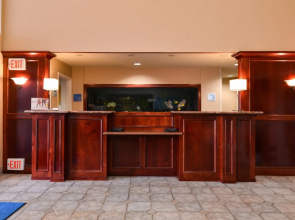 Holiday Inn Express & Suites Watsonville by IHG