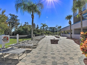 Family Resort Condo w/ 2 Pools: 1 Mi to Disney!