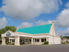 Days Inn by Wyndham Tallahassee-Government Center