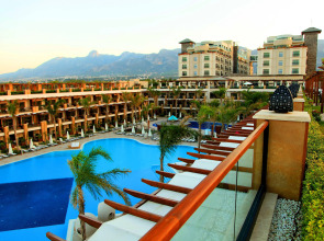 Cratos Premium Hotel & Casino