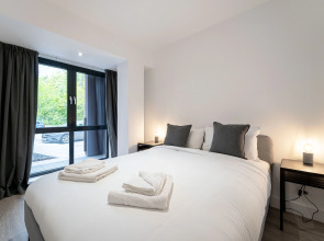 Seven Living Residences Solihull - Modern Studios NEC and BHX