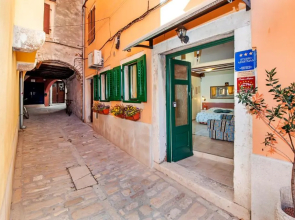 Guest house SOTTO I VOLTI by Porta Antica