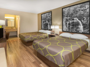Super 8 by Wyndham Asheville Airport