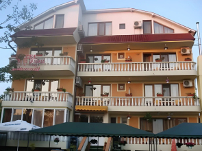 Hotel Roxy & Maryo