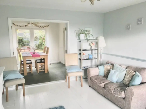 Elegant 3-Bed House w/ Garden