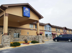 Americas Best Value Inn & Suites Harrisonville