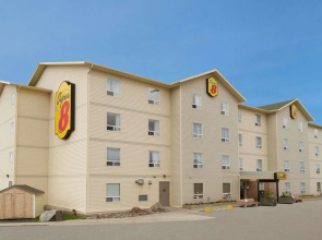 Super 8 Yellowknife