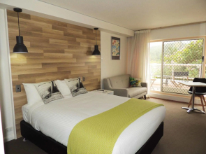 Charlesworth Bay Beach Resort