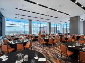 Holiday Inn Hotel & Suites Montreal Centre-ville Ouest by IHG