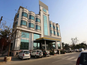 Capital O 10970 Hotel Krishna Palace