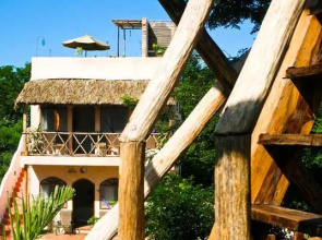 Parador Turistico Xaman Ek