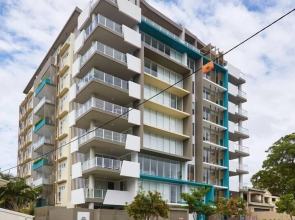 Luxurious 2bed 2bath APT With Parking@southport