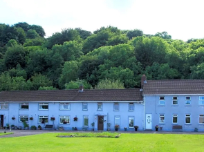 Leafield House