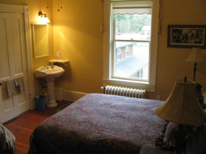 Sasquatch Crossing Eco Lodge B&B