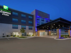 Holiday Inn Express & Suites Muskegon - Grand Haven by IHG
