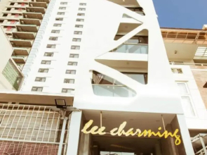 Lee Charming Hotel by ZUZU
