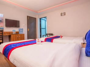 OYO 136 Hotel Om Plaza