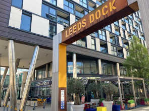 Deluxe City Apt, River Canal View& Free Parking!