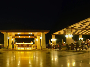 Cratos Premium Hotel & Casino