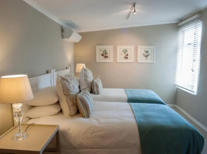 Sneezewood Farm Bed&Breakfast and Self-Catering Cottage
