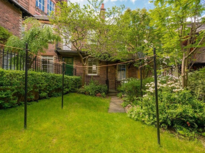 Cute 2 Bedroom Apt With View Of The Castle