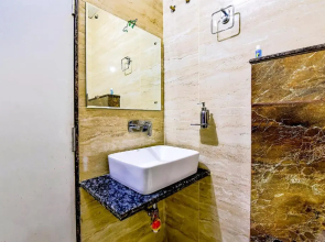 Capital O 63545 Hotel Alpine