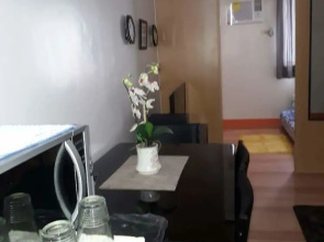 Staycation In QC Trees Residences