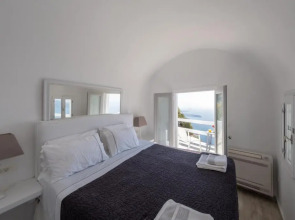 Elia Cave Suites