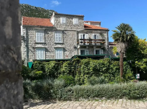 Apartment Main Street