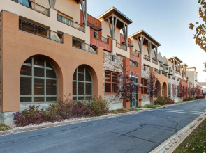 Mountain-View Newpark Terrace Condo by RedAwning