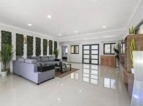 NEW 4br4ba Villa Across of Palmbeach w Pvt Pool