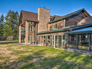 Brookings Vacation Rental Lodge on 88 Acres!