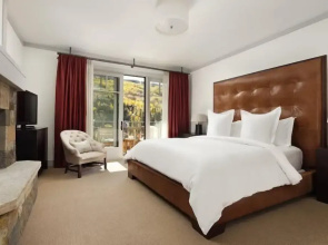Luxury 3 Bedroom Residence at The Four Seasons in Vail Village