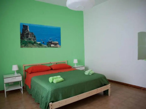 2 bedrooms appartement with sea view furnished terrace and wifi at Balestrate 1 km away from the beach