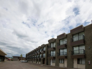 North Star Inn & Suites