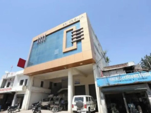OYO 8114 Home Stay S K Palace