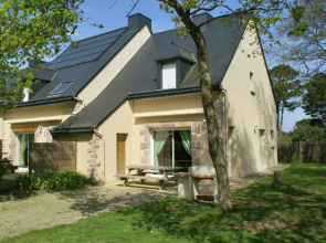 Comfortable holiday home in Brittany near the sea