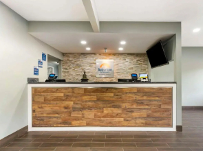 Econo Lodge Lavale