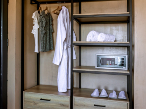 Driades Deluxe Double Suite By Estia
