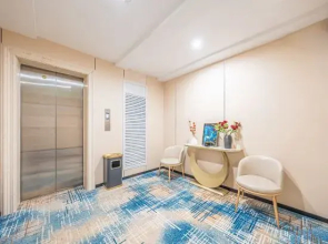 Lunyue Hotel (Foshan Gaoming City Plaza Store)