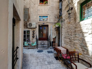 Temple Luxury Apartments & Rooms